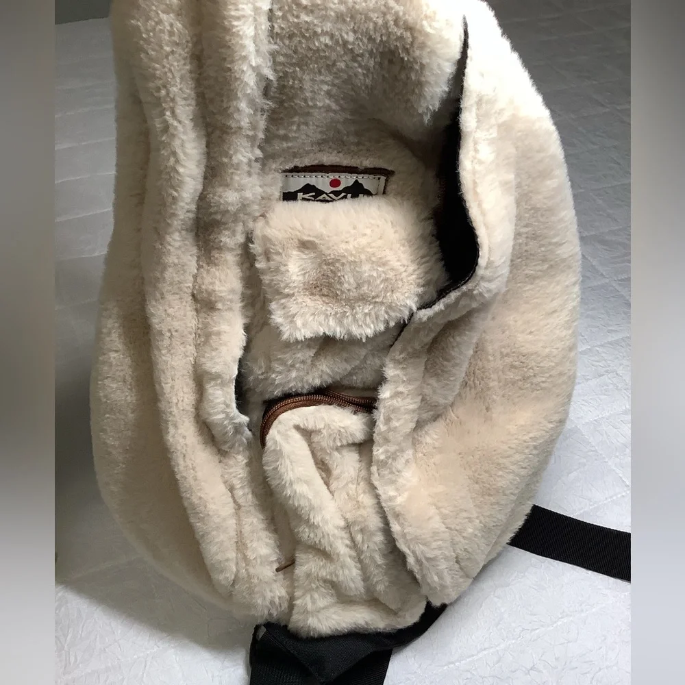 Kavu Sling Shearling material